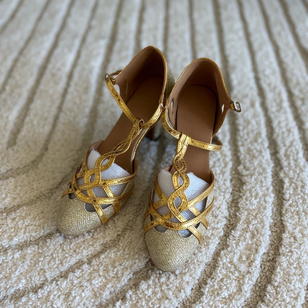 Dance shoes